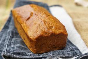 Ecco la versione salata del plumcake agli asparagi