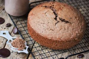 Torta in bottiglia: come preparare un dolce veloce senza sporcare