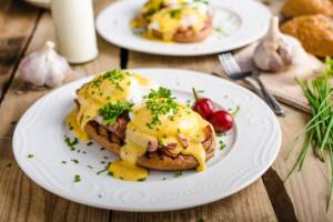 Come fare l'uovo alla benedict: un piatto della tradizione americana
