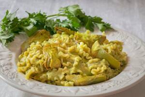 Pasta con crema di carciofi: un primo piatto facilissimo