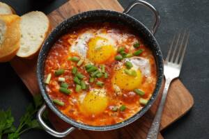 Uova alla garibaldina, un secondo con uova e pomodoro