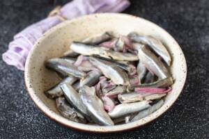 Acciughe alla povera: la ricetta dell'antipasto tipico di Livorno