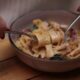 Pasta ai peperoni cruschi, la ricetta del primo piatto