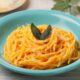 Gustosa pasta alla zucca e speck: il primo piatto dell'autunno