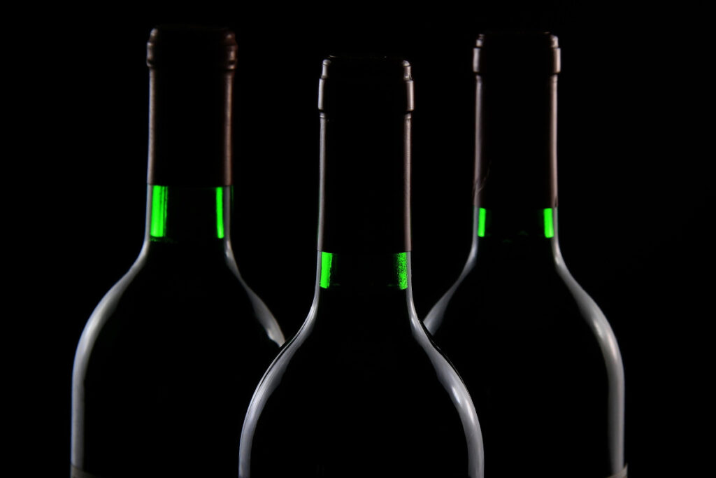 Profilo di bottiglie di vino