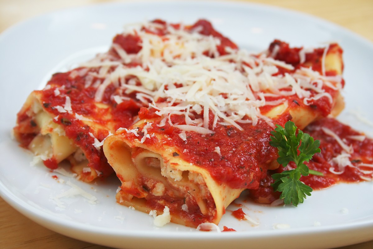 Tradizionali cannelloni al pomodoro