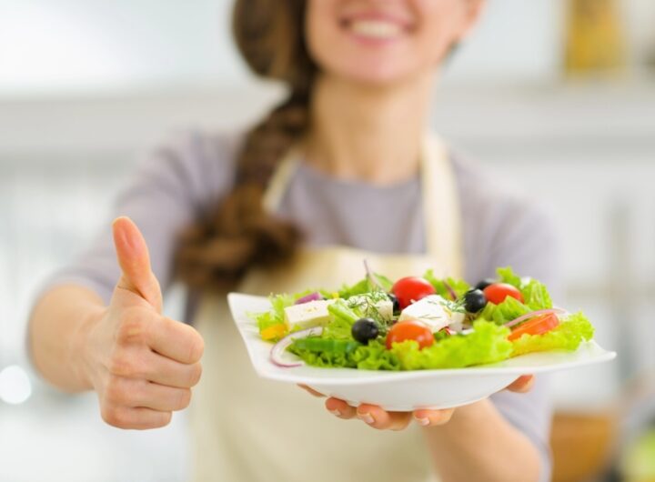 Insalata fresca come simbolo di dieta e benessere