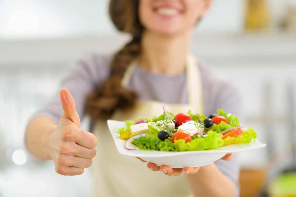 Insalata fresca come simbolo di dieta e benessere