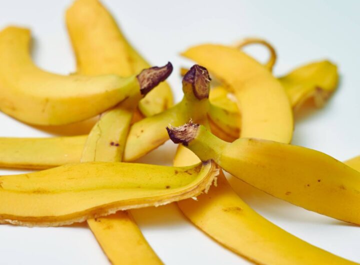 Non buttare le bucce di banana, possono diventare bacon croccante