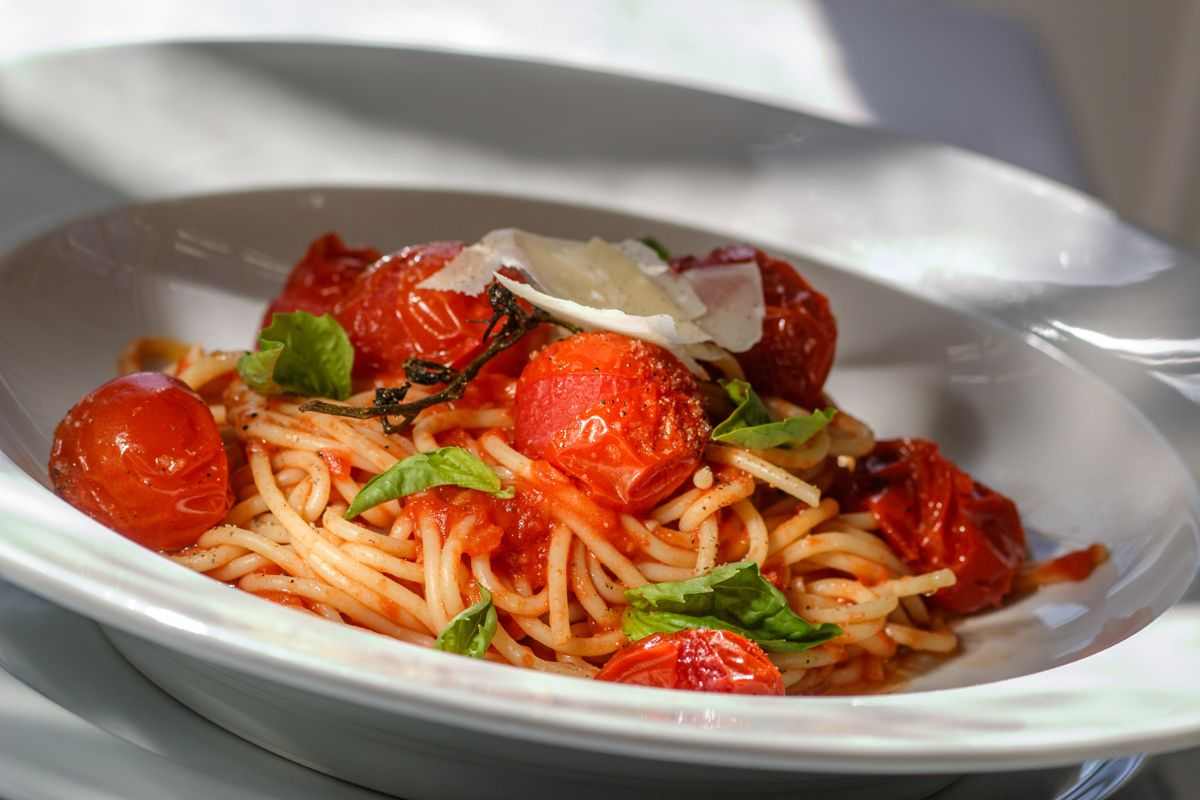 spaghetti all'amalfitana: la ricetta segreta per portare il mare a tavola