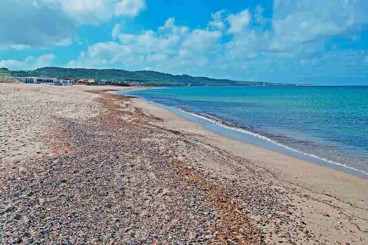 spiaggia più lunga d'italia: scopri la platamona in sardegna