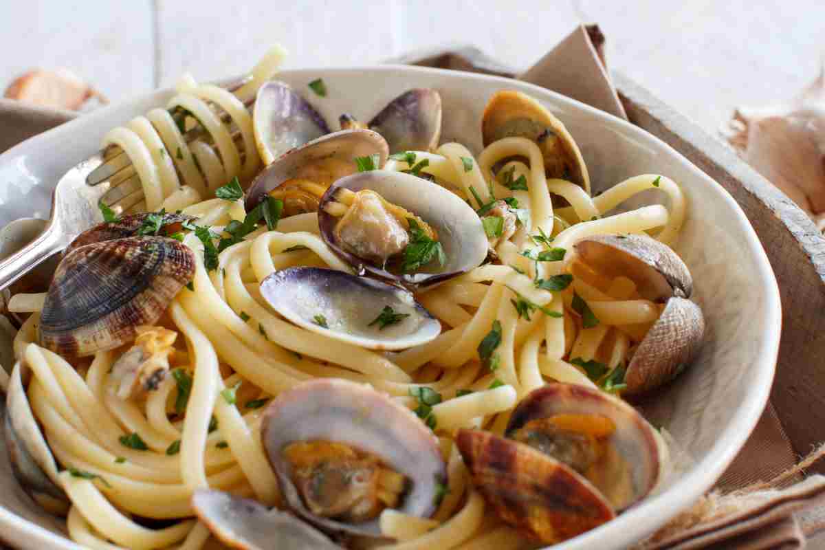 ricetta spaghetti crema di vongole